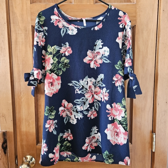 Lime n Chili Women's Floral Top - Picture 2 of 5